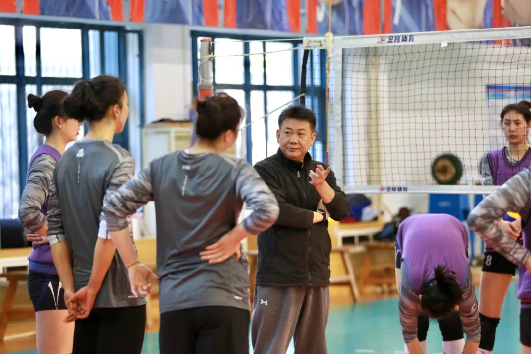 濂虫帓鍗啎涓栫晫鍐犲啗,濂虫帓濂ヨ繍鍐犲啗浼ょ梾