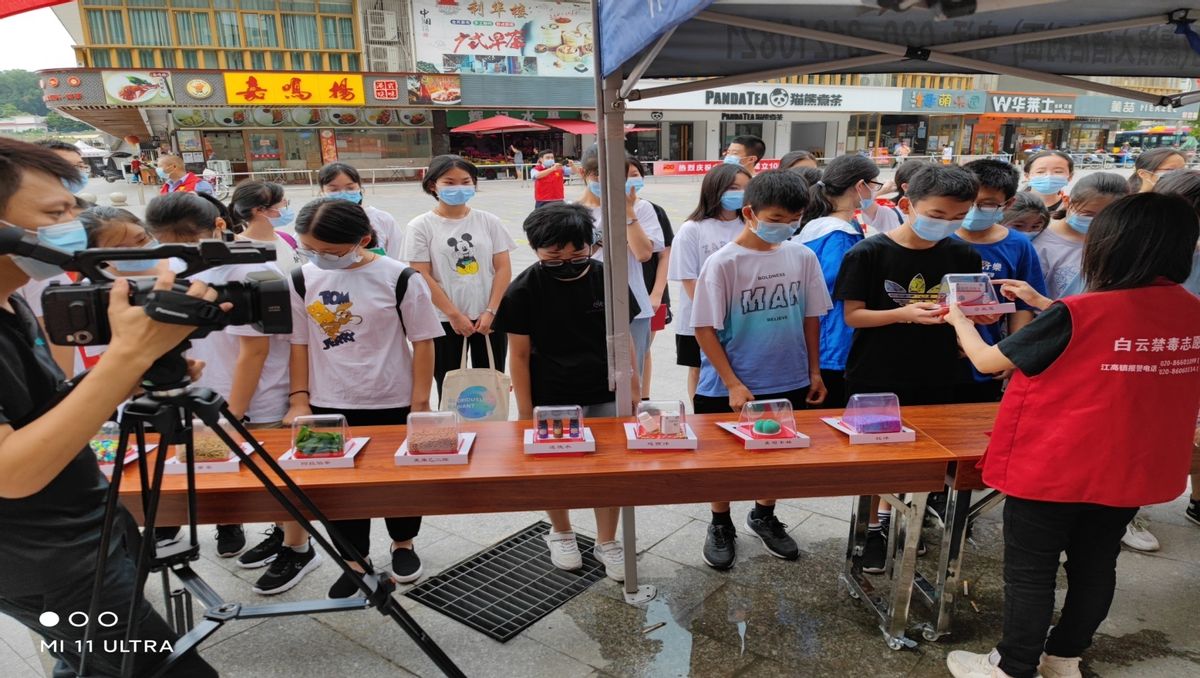 爱心献社会真情暖人间,爱心捐助情暖警营