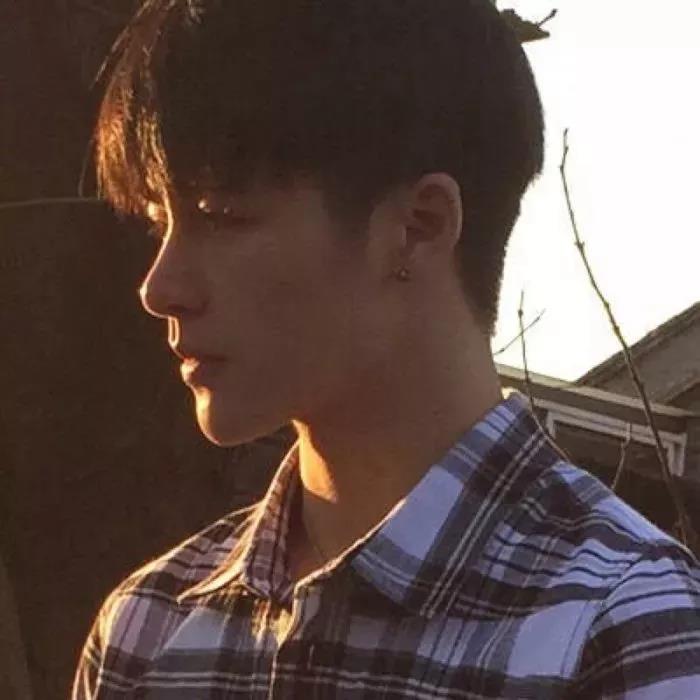 超丧成熟稳重的头像男,丧到极致的男生头像真人