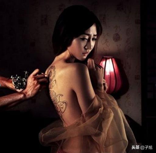 古代的割皮纹身到现代还没消失？女人爱美真的什么都能做出来！