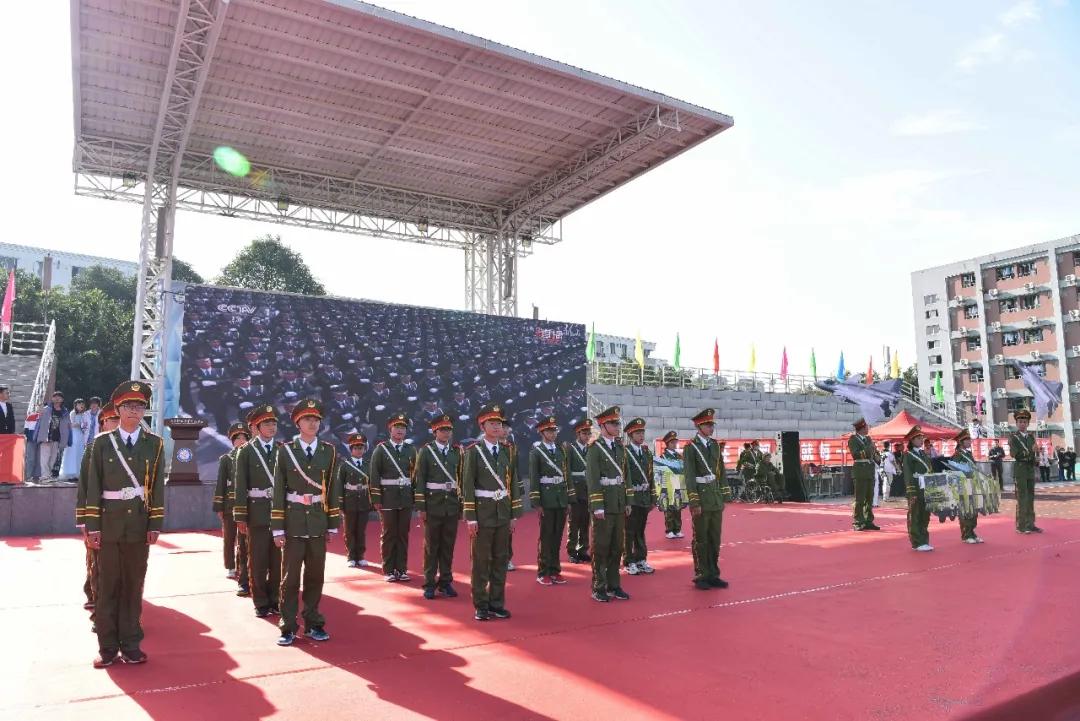 机器人在技能大赛上尬舞,世界机器人舞冠军挑战赛