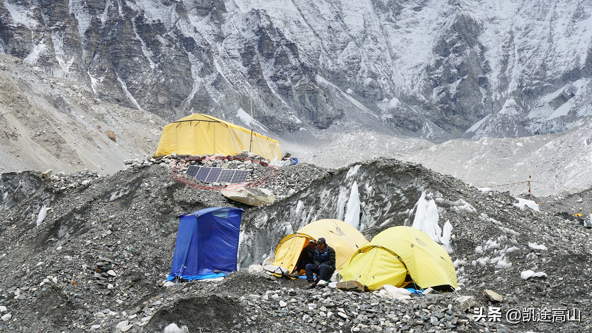 珠峰谣言,5人攀登珠峰坠崖2人遇难系谣言