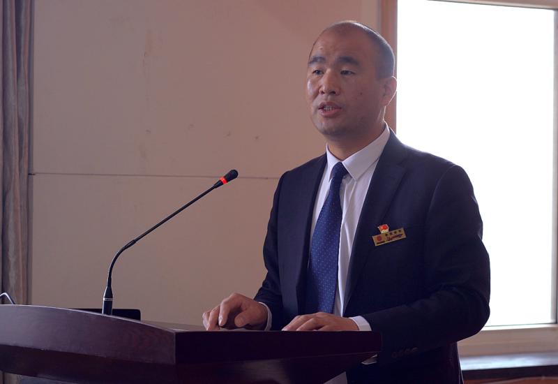 运中东校总结表彰,交通运输企业年终总结表彰大会