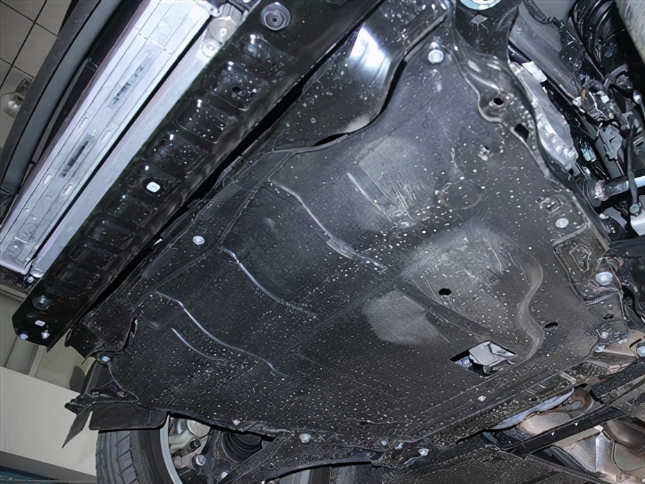 新款蒙迪欧2022底盘,蒙迪欧过烂路底盘嘎吱响