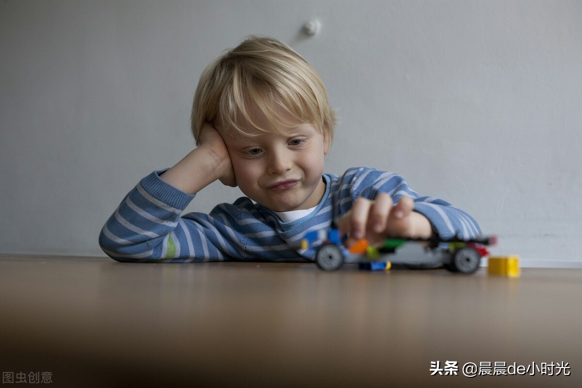 小孩的玩具掉进马桶里面怎么弄,妈妈把我的玩具丢了