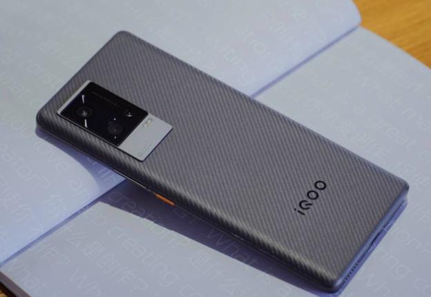 iPhone13拍照有马赛克?别再神话苹果拍照,该看看安卓了