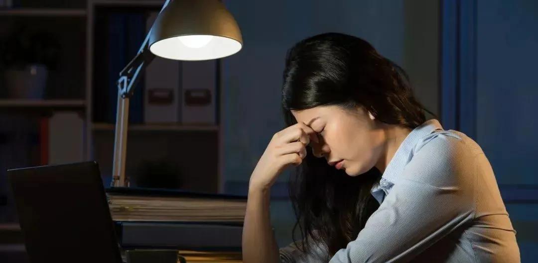 沈阳安琪外阴白斑研究所外阴白斑不只是痒这几大症状同样要重视