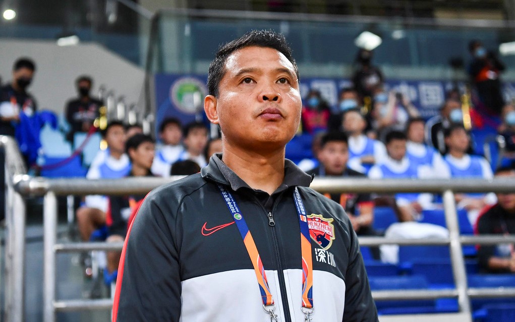 不满裁判判罚中超,中超鲁能战胜深足