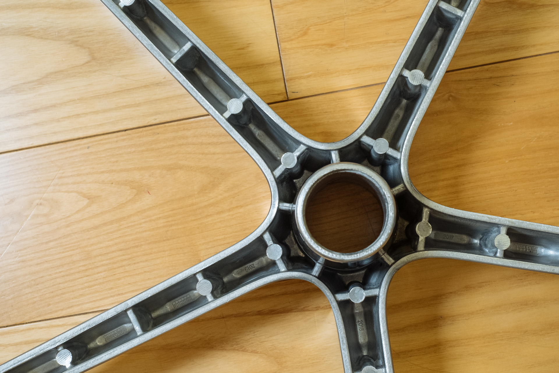 冈村contessa2为什么那么贵,冈村contessa一代和二代