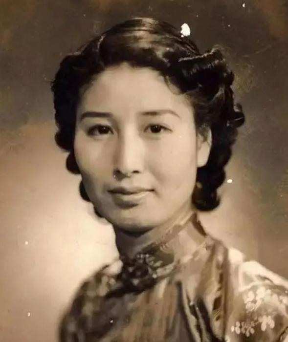 22岁的郑苹如诱杀汉奸被捕，牺牲后为何还深陷桃色新闻漩涡？