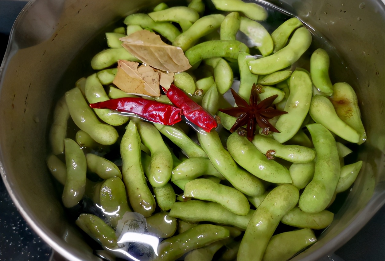 冷水毛豆煮几分钟才能熟,煮毛豆是冷水煮还是热水煮