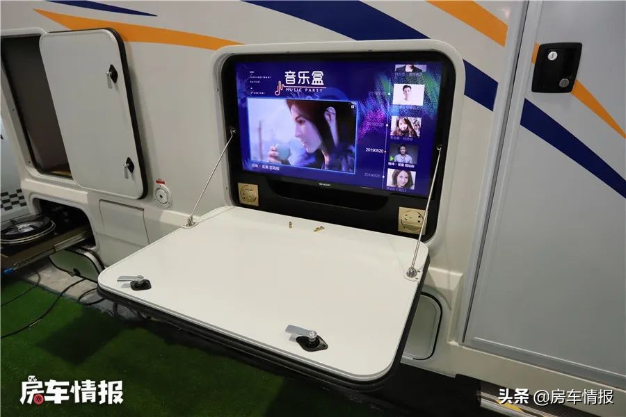 四驱单排皮卡房车最新布局三个床,最新款豪华顶配双排座皮卡房车