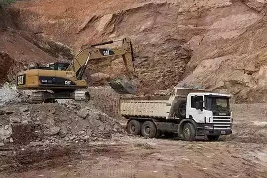 巴西奶奶绿这么贵是有道理的，开采太难了！都是高科技