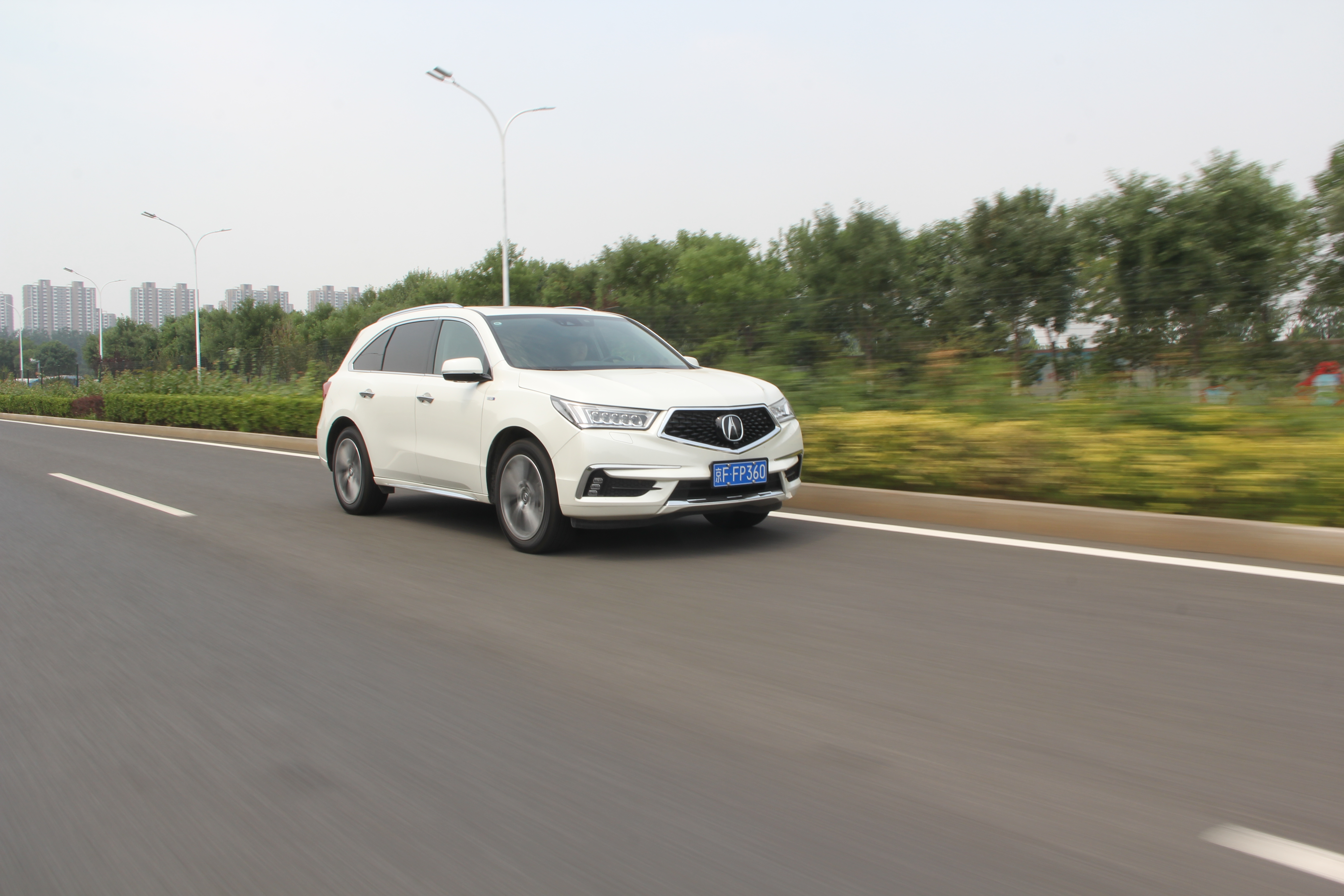 讴歌mdx驭弯乐趣篇,一款很有范儿的讴歌mdx来啦