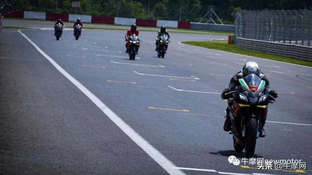 纯正赛车血统,阿普利亚GPR250R西安赛道体验来了