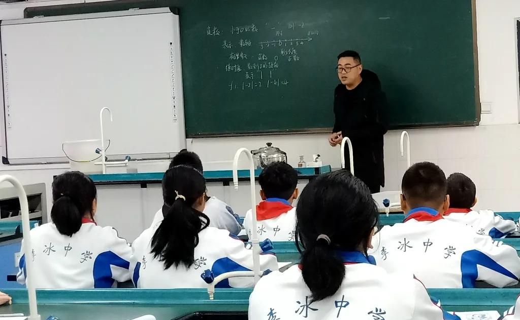 李冰中学都江堰艺术节,都江堰李冰学校文化