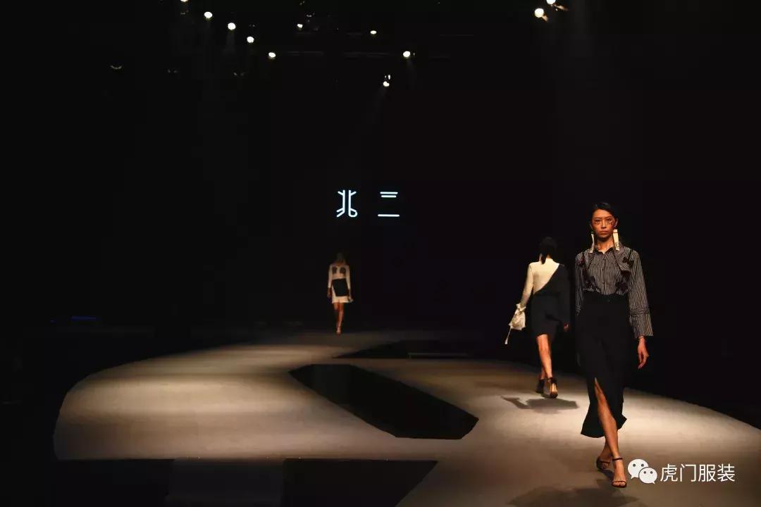 原创设计师品牌兆三发布会：“僵尸新娘”惊艳登场