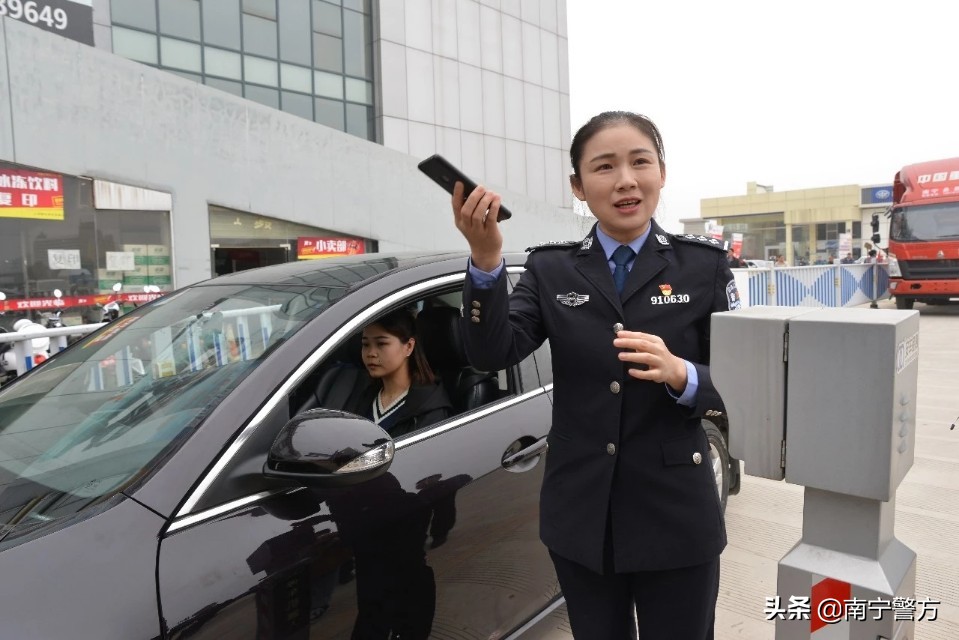 广西公安榜样人物陈子丽：践行为民初心，练就车管业务创新“专家”