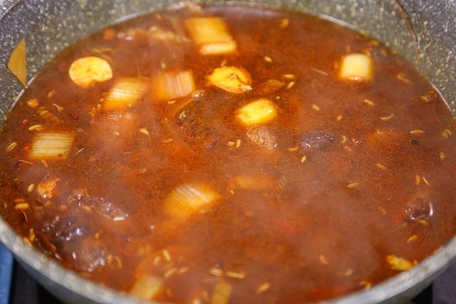 店里牛肉面30一碗,自己做30块全家吃个痛快,牛肉随便添