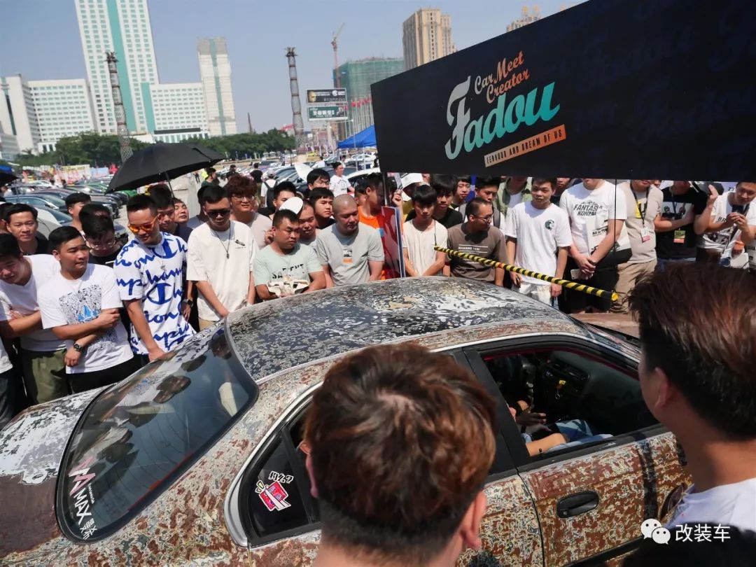改装车聚会,改装车齐聚车展