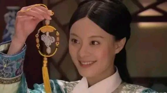 甄嬛传太后赏赐给华妃步摇片段,甄嬛第一次的赏赐都有什么