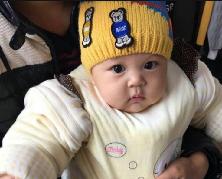 宝宝小手发凉还有汗怎么回事,冬天宝宝手脚冰凉要警惕