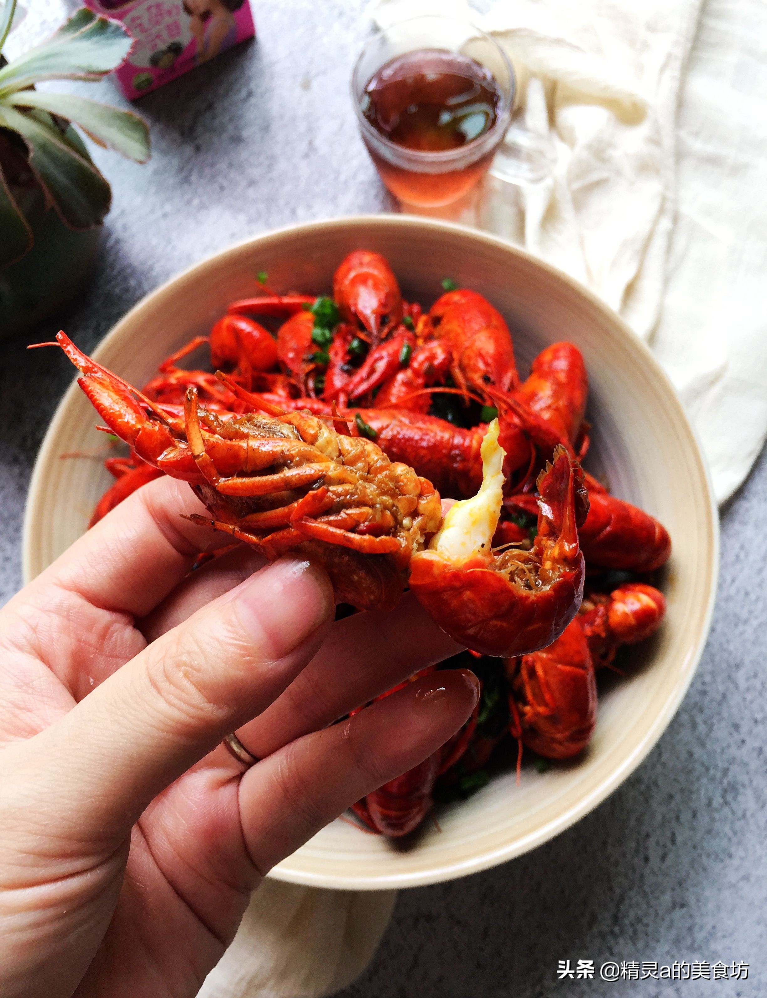 这才是小龙虾的正确打开方式,享用小龙虾的正确姿势get起来