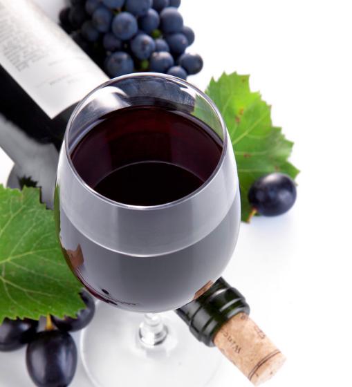 如何制作色泽红润的葡萄酒,自制葡萄酒最正宗的方法图解