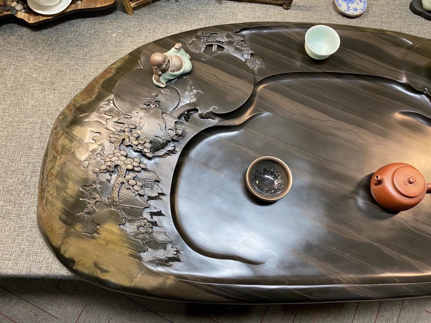 把石头雕刻成刀,把石头雕刻成工艺品