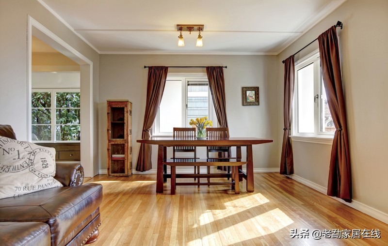 现在装修铺地砖好还是复合地板好,装修地面铺复合地板