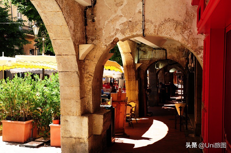 感受法国浪漫的东方韵小镇,邂逅法国最美小镇