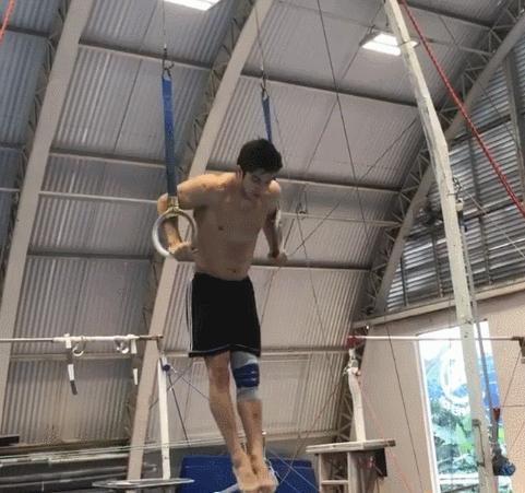 “巴西吴彦祖”爆红网络，帅气颜值不输本尊，完美身材叫板彭于晏