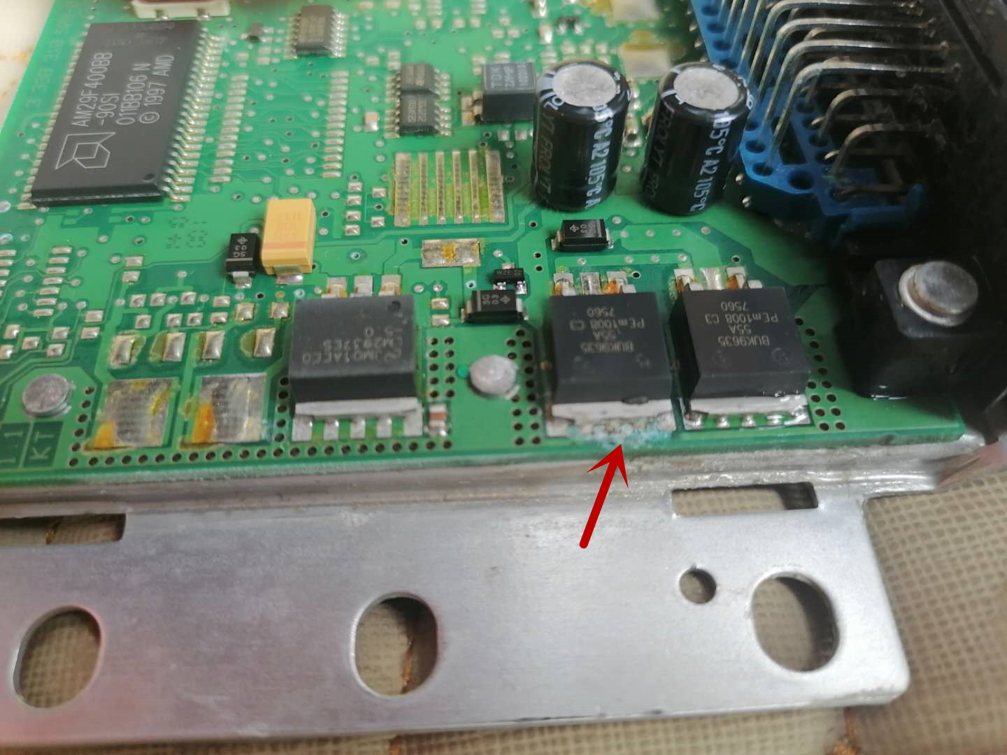 帕萨特领驭挂d挡往前冲车身共振,帕萨特领驭p挡应急解锁