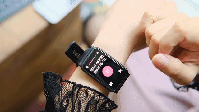 时尚大屏随身健康运动管家——体验荣耀手表ES