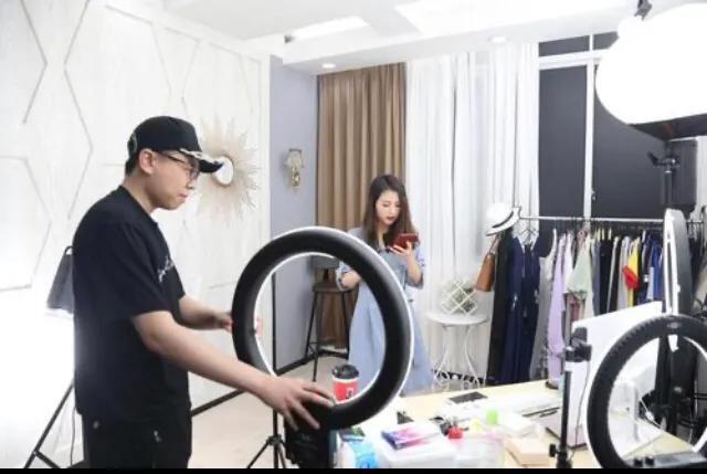 在抖音怎么能挣到钱,在抖音上怎么挣到钱