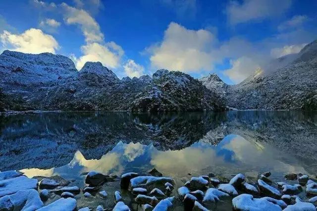 成都这座古城从不缺幻想和故事,四川藏着一个静谧古城