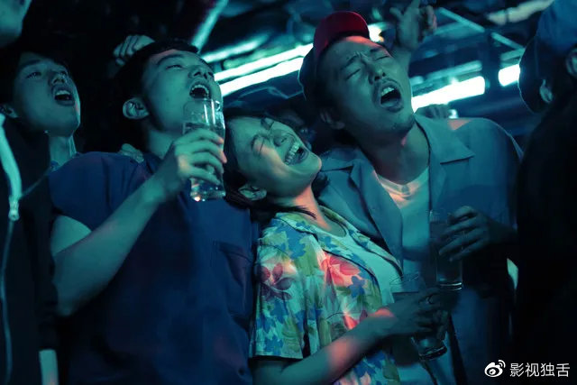 这才是一家三口幸福的模样,这才是一家三口幸福的样子