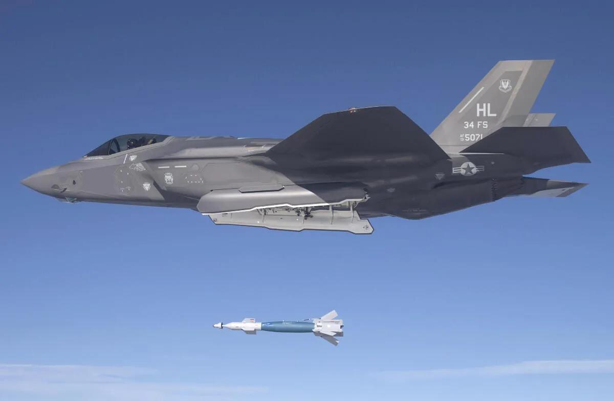 歼20展现我国强大防空能力,歼20对地攻击