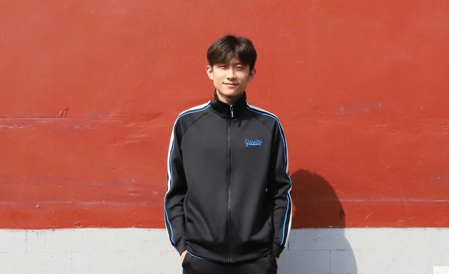 张一山开车完整视频,张一山开跑车视频