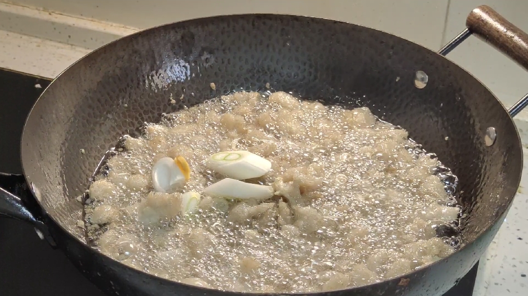 猪油怎么熬制耐放,熬猪油怎样二遍熬透