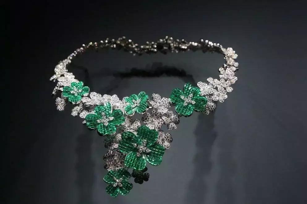 没见识的姑娘，才会花2000块买个mk配饰！