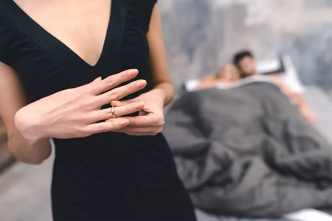 女博士花12年研究婚外*养包**：性远没有想像中那么重要