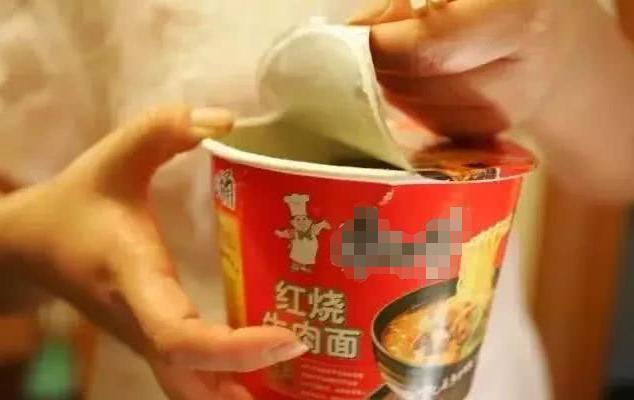 方便面是垃圾食品吗能多吃吗,方便面属于垃圾食品吗小孩能吃吗