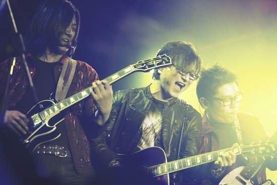 脾气火爆歌星汪峰,汪峰春天里最火的歌曲