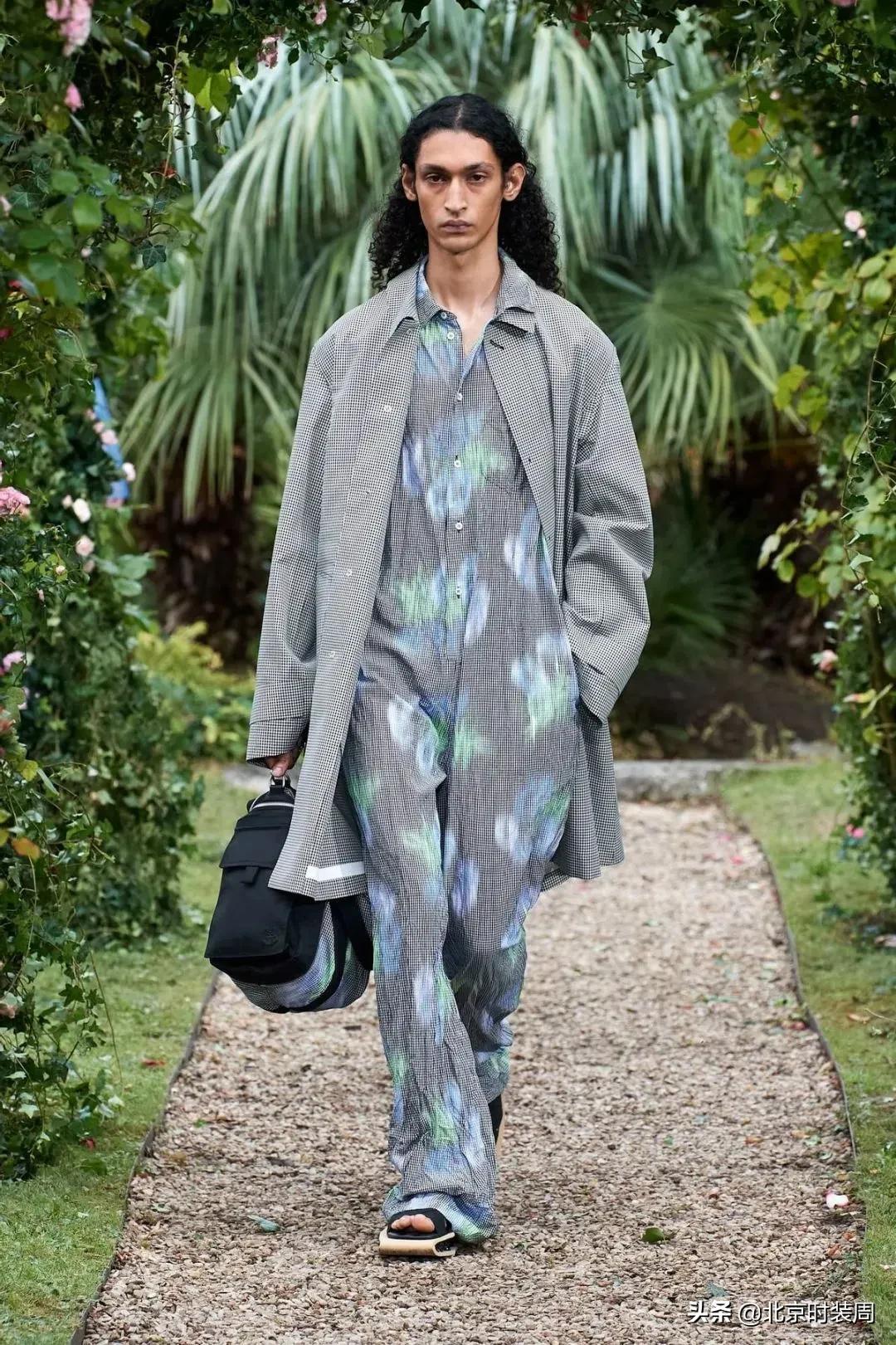 pantone公布的2020流行色,pantone发布2016流行色