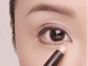 佟丽娅同款淡紫色眼妆怎么画,陈数同款烟熏眼妆