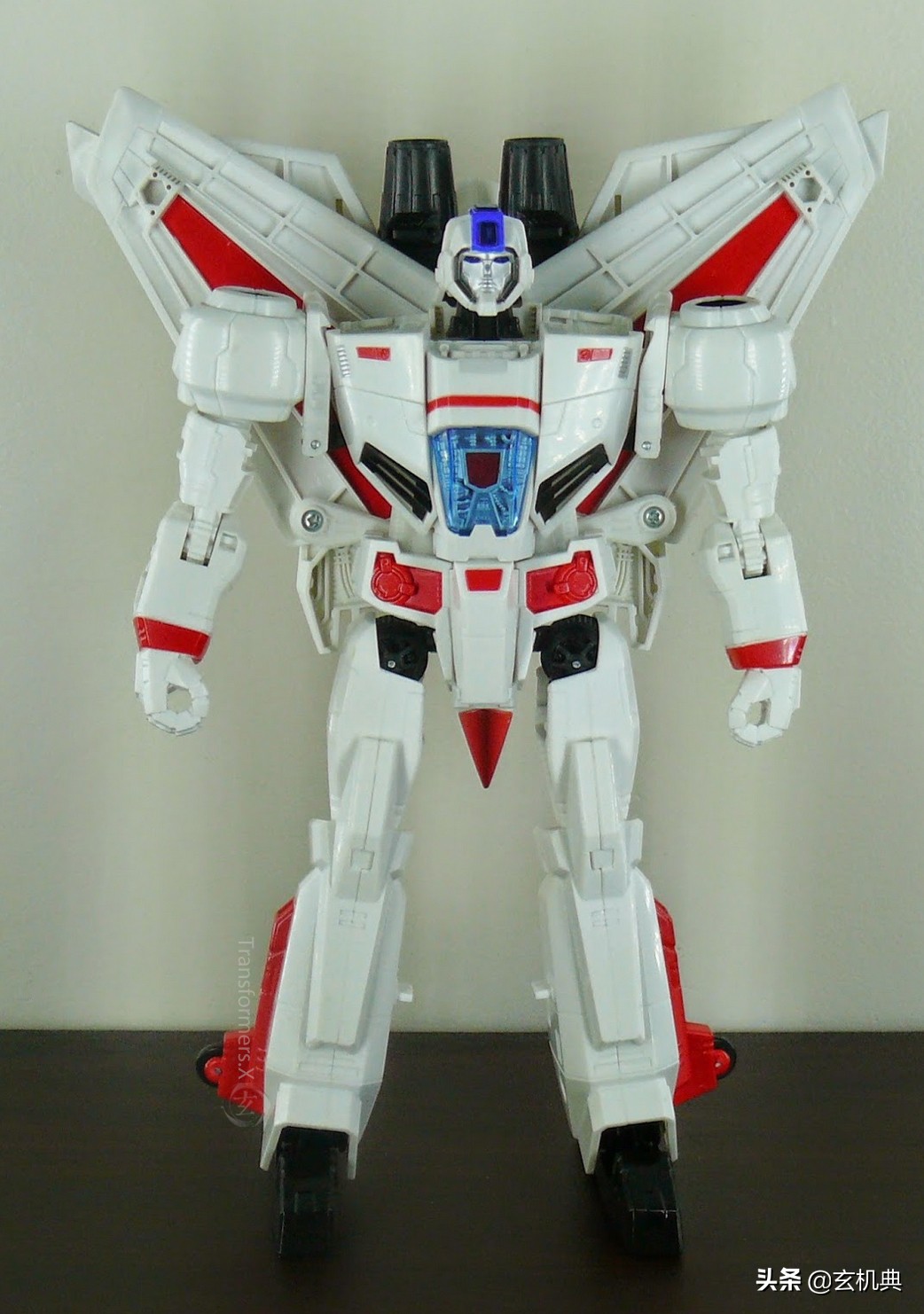 变形金刚动漫人物,变形金刚天火是霸天虎还是汽车人