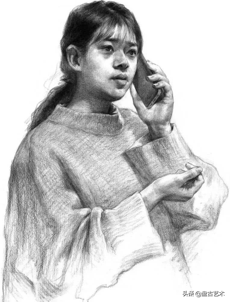 怎样画素描带手半身像才有美感——盘古文化艺术