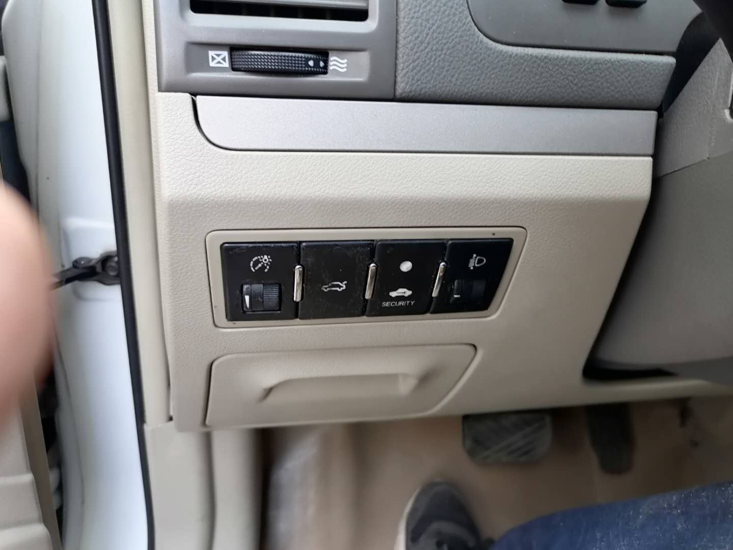 如此高配置的精品二手自动挡，累计三百万销量，人体工程学太奇葩