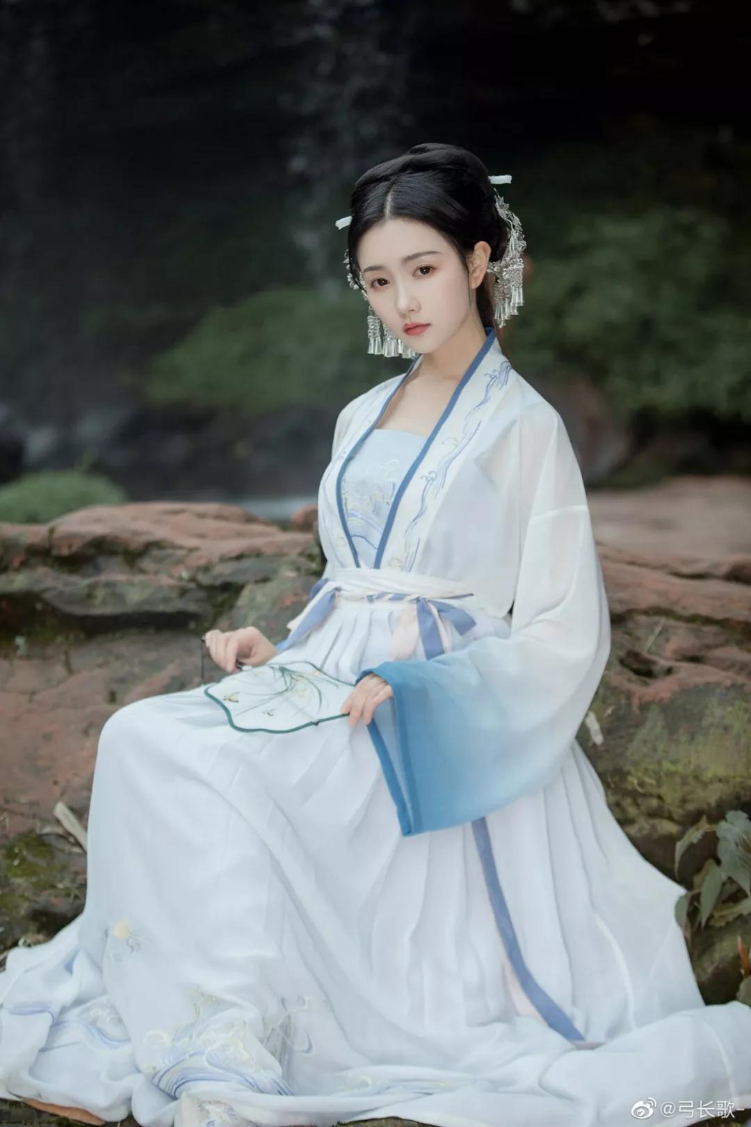 怎样填清平乐词,怎么写词蝶恋花